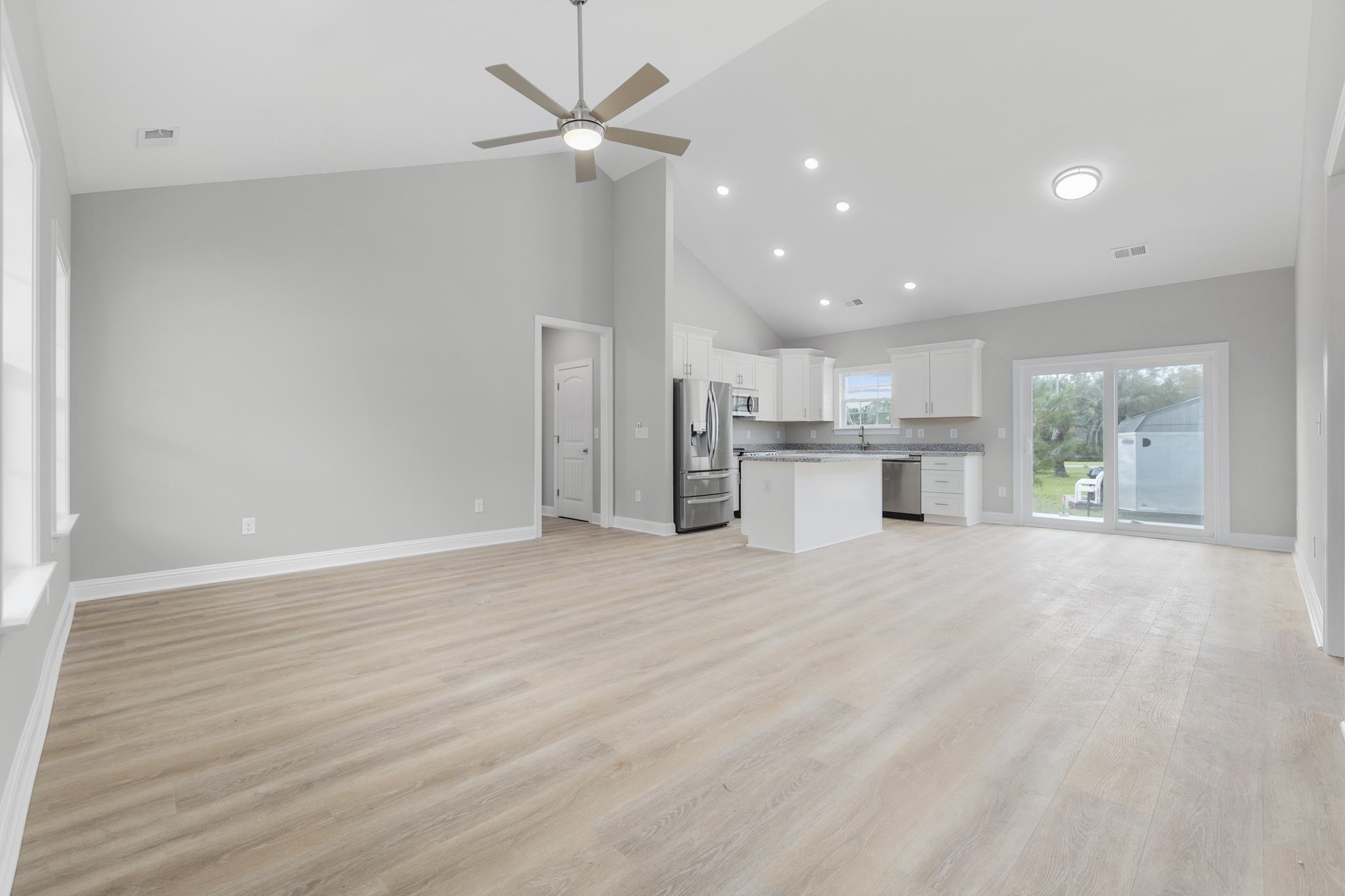 1904 Blue Bird Road Loris, SC 29569 - Photo 4 of 23