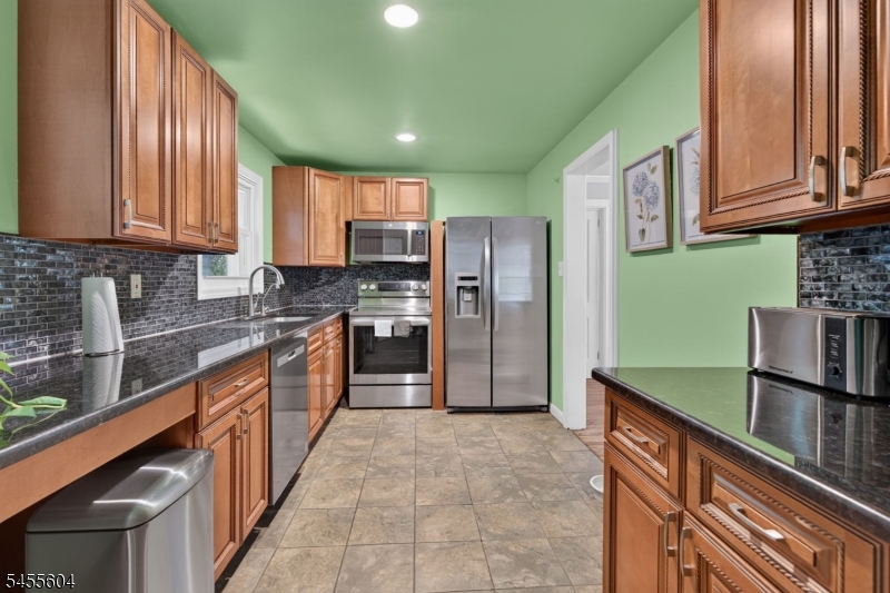 2090 Raritan Road Scotch Plains, NJ 07076 - Photo 5 of 43 Gallery Image 5