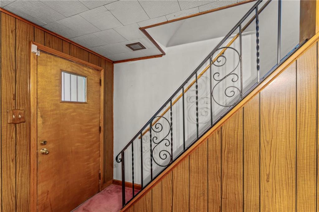 1908 St Paul Street Pittsburgh, PA 15203 - Photo 7 of 28 a view of an entryway