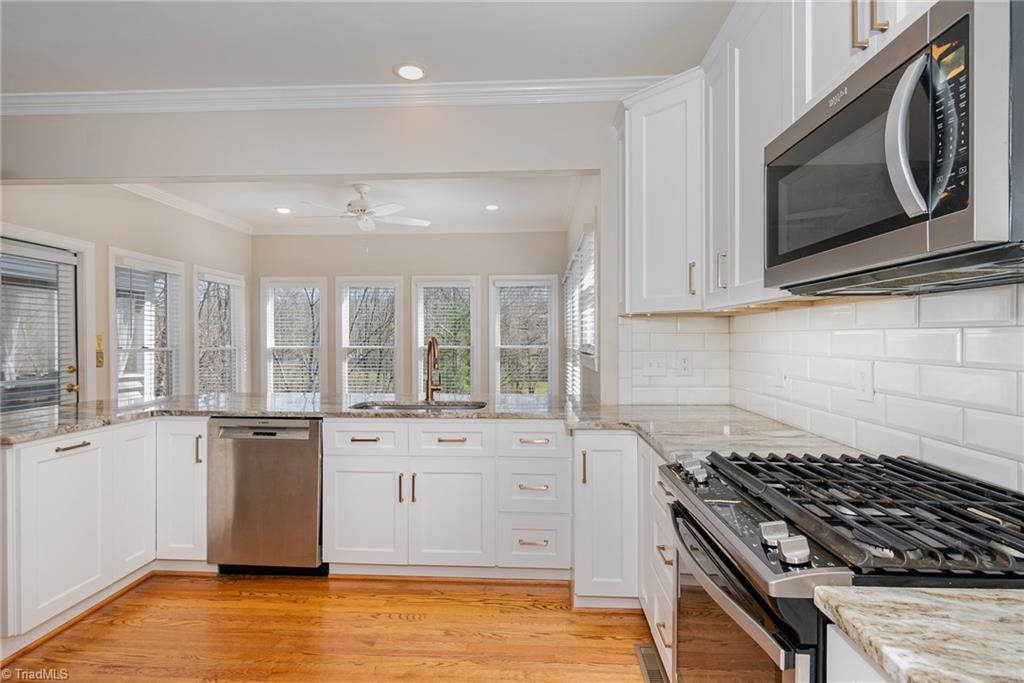 8068 Glengarriff Road Clemmons, NC 27012 - Photo 11 of 32 Gallery Image 11