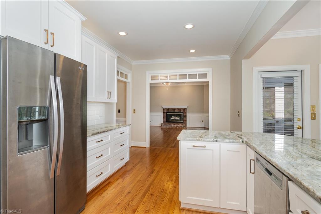 8068 Glengarriff Road Clemmons, NC 27012 - Photo 12 of 32 Gallery Image 12