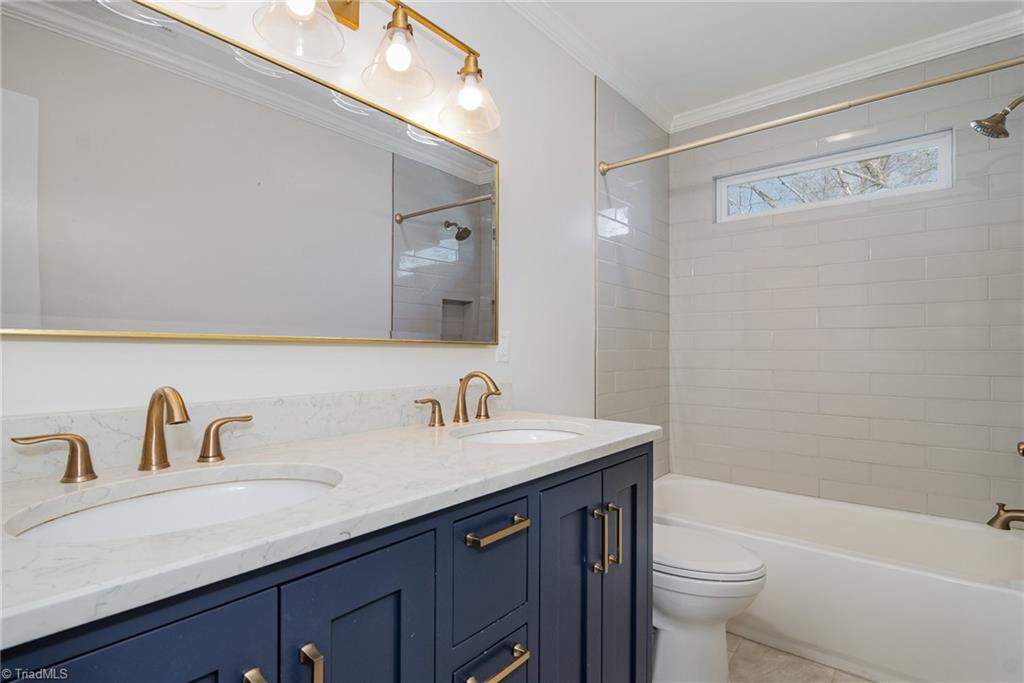 8068 Glengarriff Road Clemmons, NC 27012 - Photo 15 of 32 Gallery Image 15