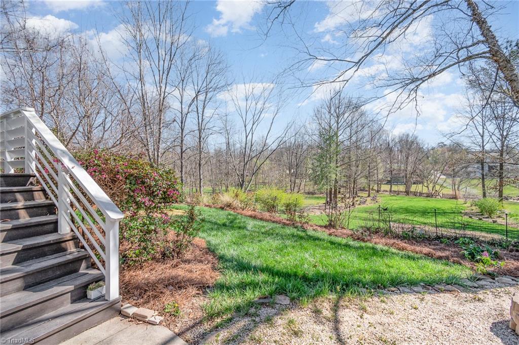 8068 Glengarriff Road Clemmons, NC 27012 - Photo 29 of 32 Gallery Image 29