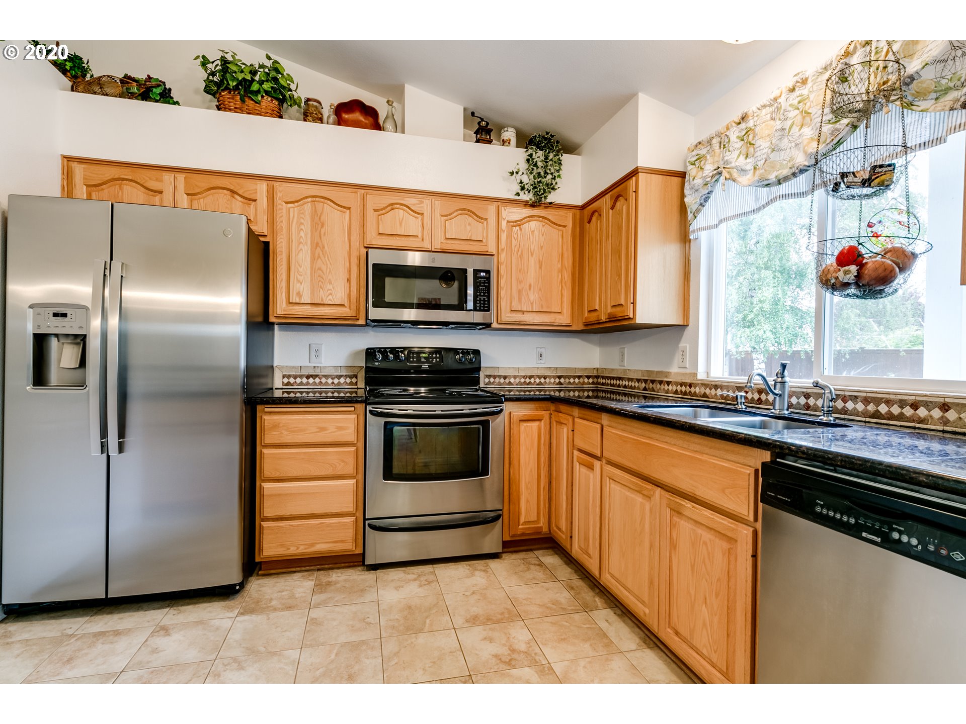 4529 Glacier Street Springfield, OR 97478 - Photo 4 of 23 Gallery Image 4