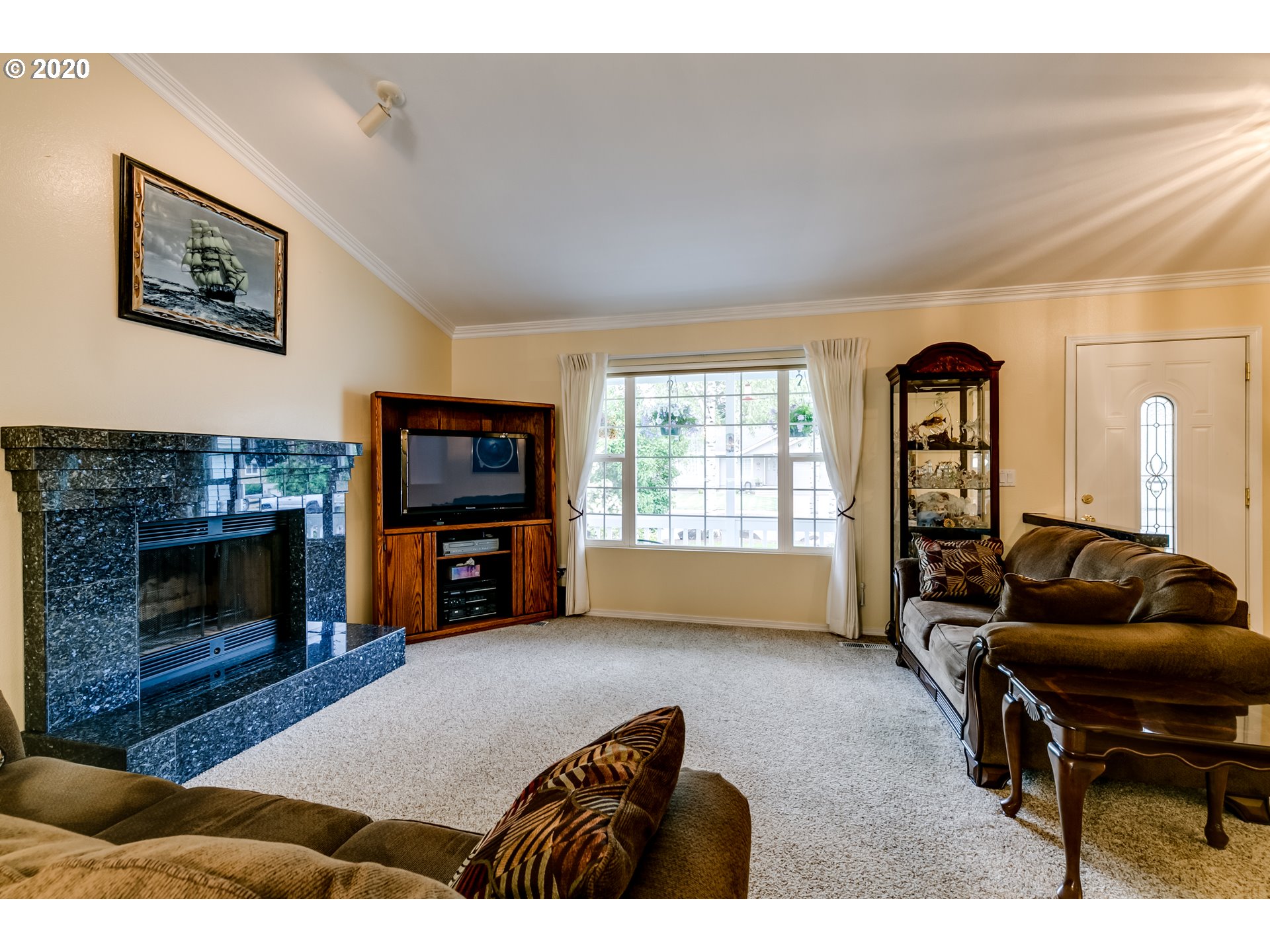 4529 Glacier Street Springfield, OR 97478 - Photo 5 of 23 Gallery Image 5