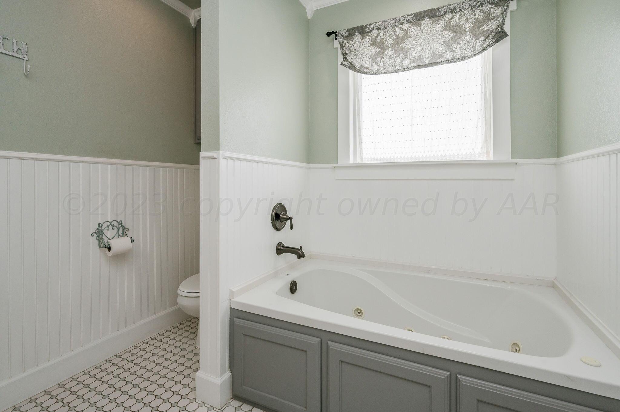 8200 South Blessen Road Amarillo, TX 79119 - Photo 16 of 34 Master Bathroom-2