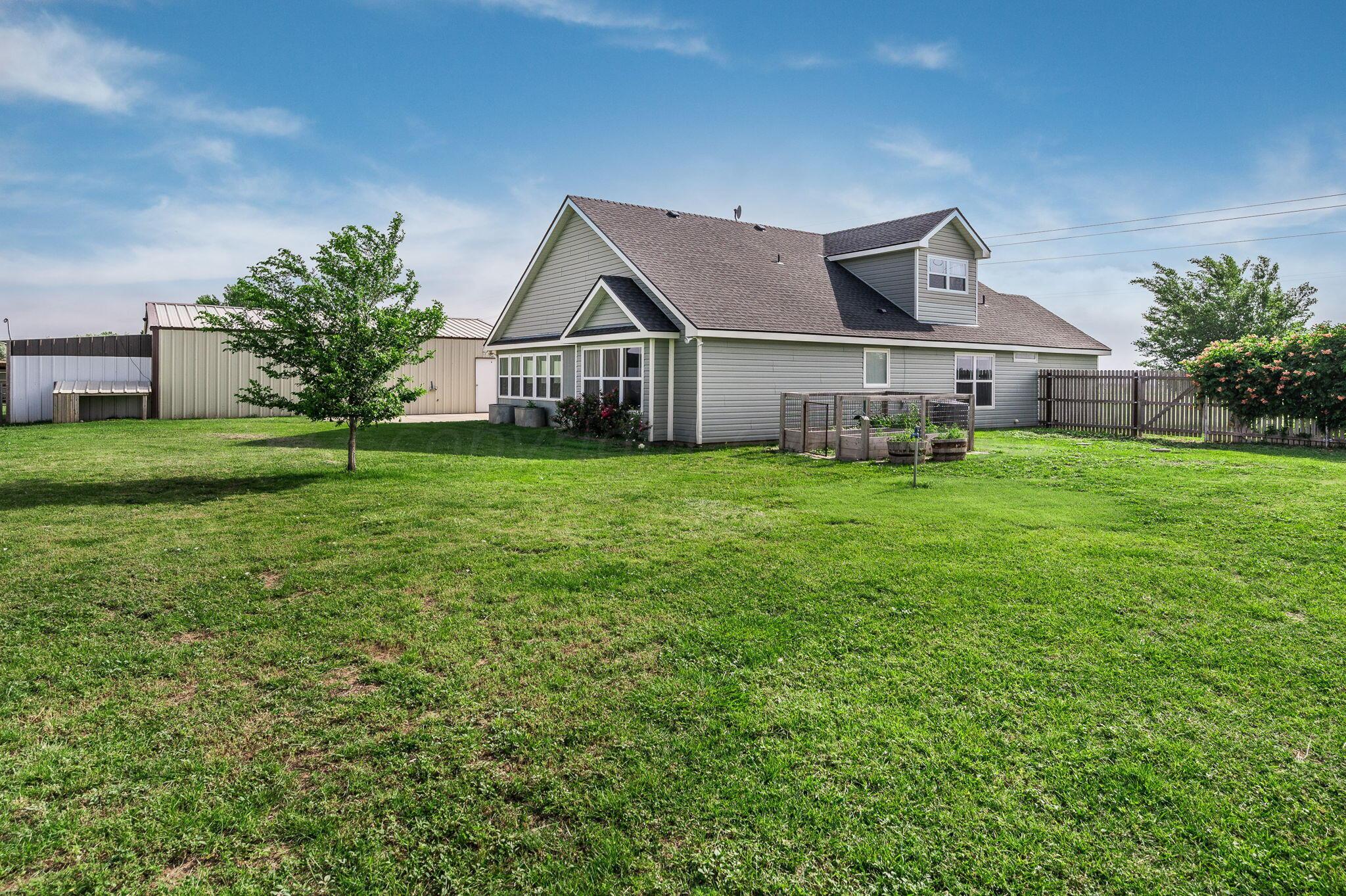 8200 South Blessen Road Amarillo, TX 79119 - Photo 25 of 34 Back Yard-2