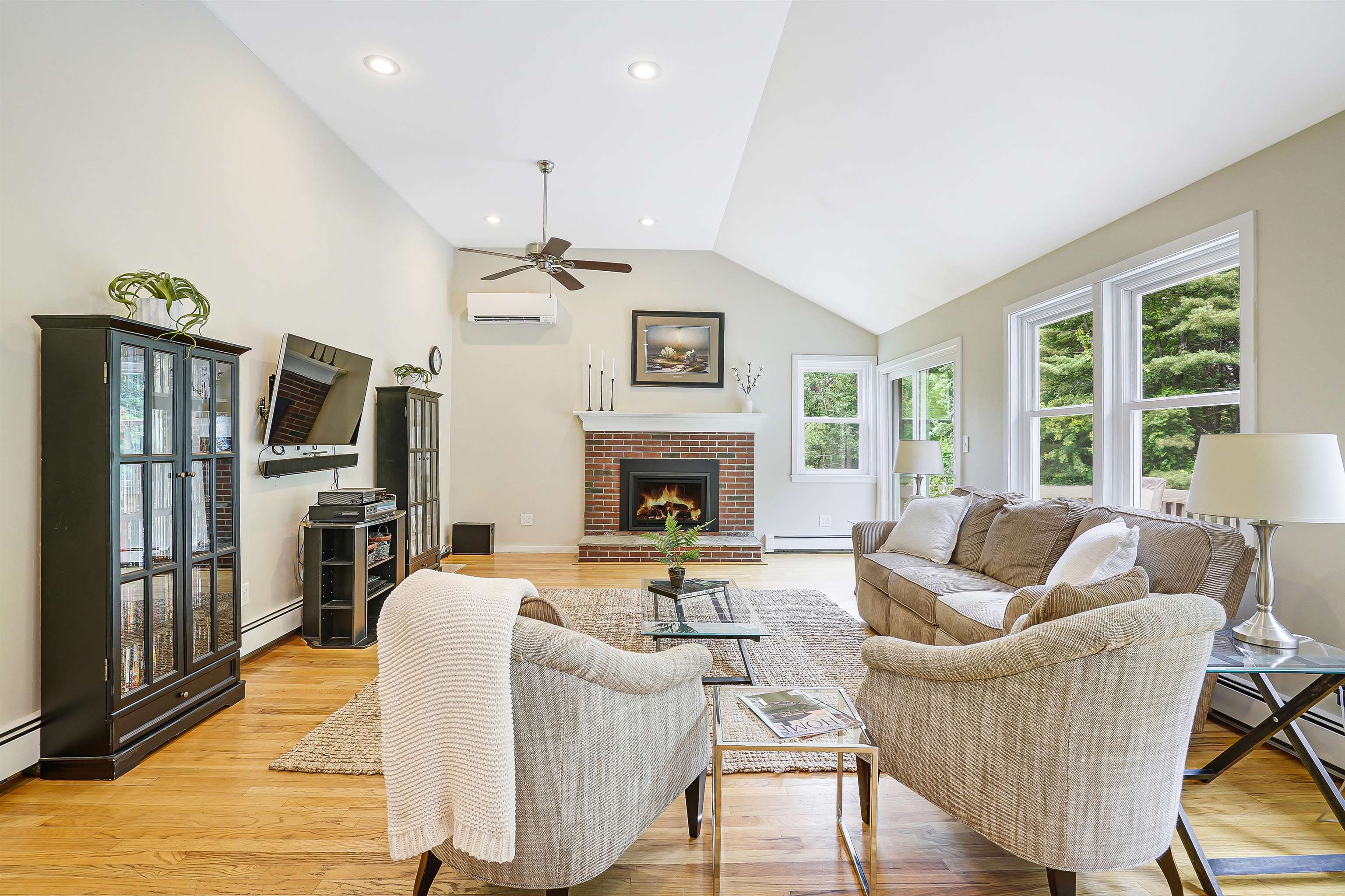 172 Jeremy Hill Road Pelham, NH 03076 - Photo 4 of 40