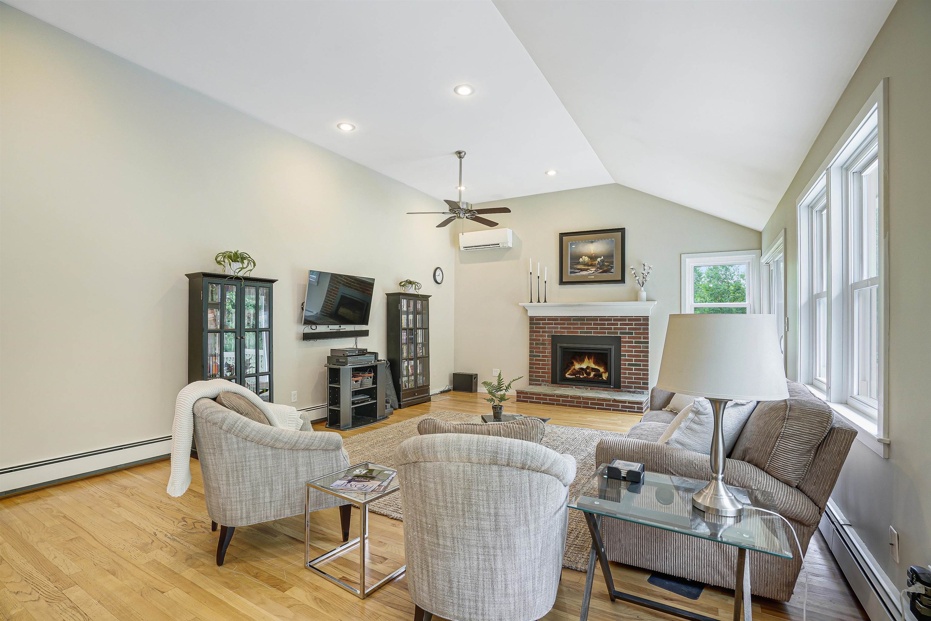 172 Jeremy Hill Road Pelham, NH 03076 - Photo 5 of 40