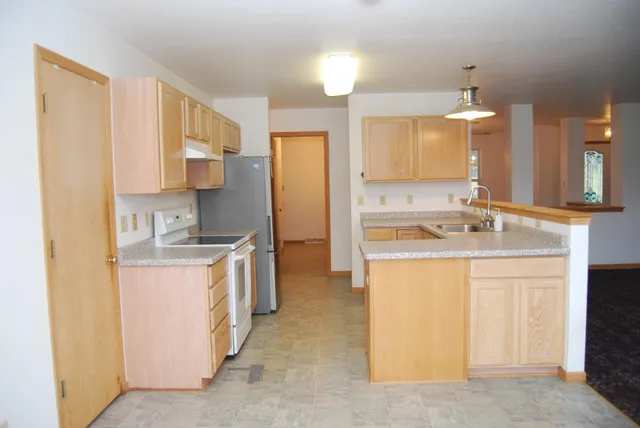 $524,850 | 7210 Badger Lane, Wayne, WI 53002