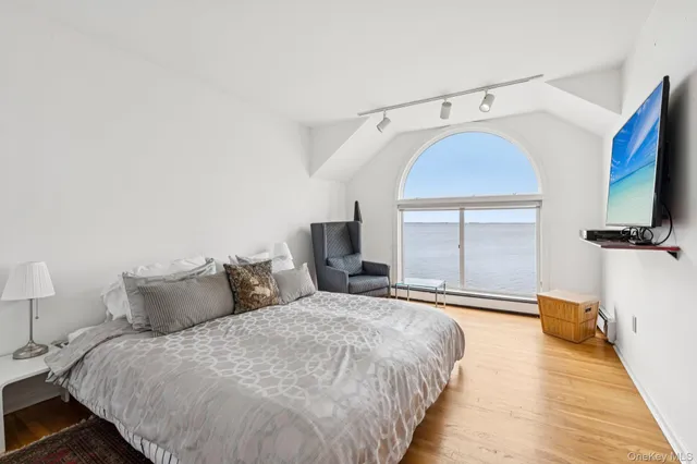 $1,025,000 | 5 Bay Road, East Patchogue, NY 11772