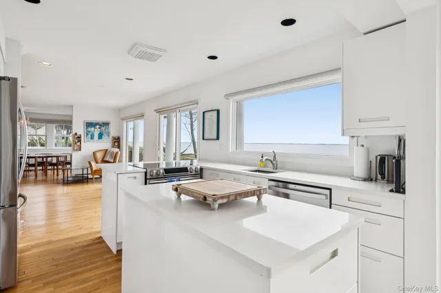 $1,025,000 | 5 Bay Road, East Patchogue, NY 11772