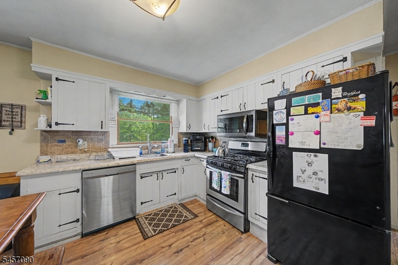 927 Owassa Road Newton, NJ 07860 - Photo 15 of 35 Gallery Image 15