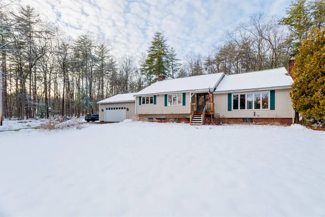$700,000 | 6 Yellow Wood Drive, Pelham, NH 03076