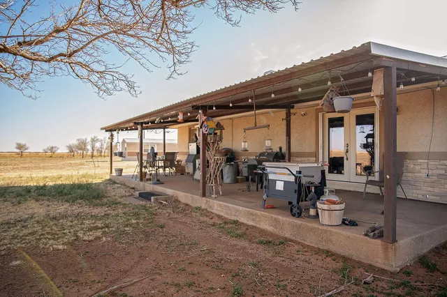 $399,000 | 2581 County Road 365, Plains, TX 79355