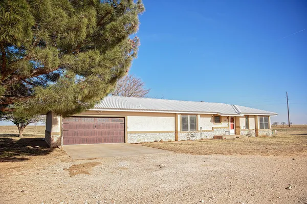 $365,000 | 2581 County Road 365, Plains, TX 79355