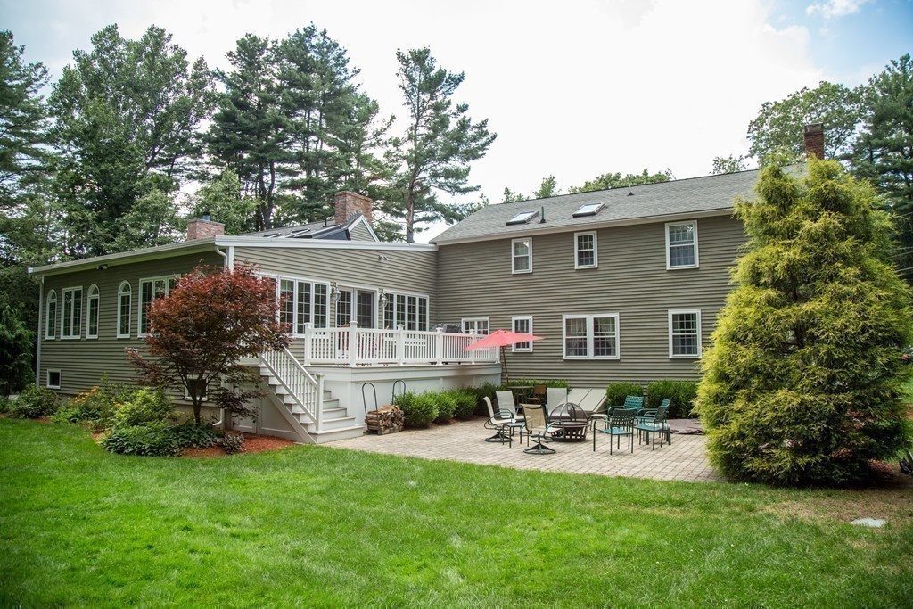 3 Carriage Way Topsfield, MA 01983 - Photo 25 of 30 a house view with a garden space