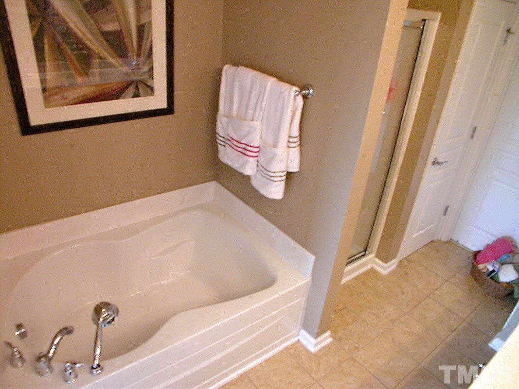 8709 Braxwood Place Raleigh, NC 27617 - Photo 17 of 25