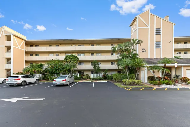$170,000 | 7286 Huntington Lane, Unit 402, Delray Beach, FL 33446