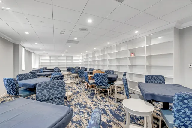 $170,000 | 7286 Huntington Lane, Unit 402, Delray Beach, FL 33446