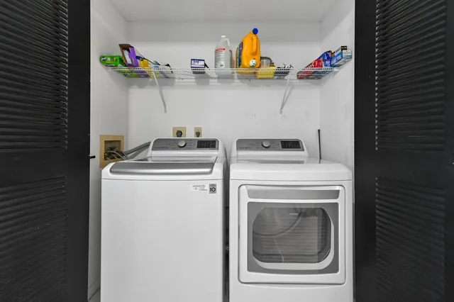 $170,000 | 7286 Huntington Lane, Unit 402, Delray Beach, FL 33446