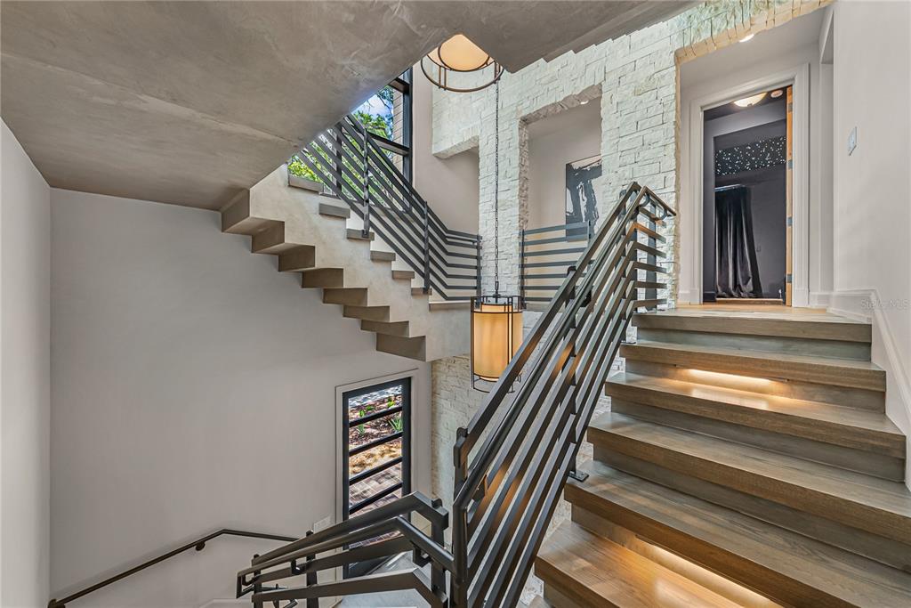 2903 West Hawthorne Road Tampa, FL 33611 - Photo 47 of 82 Gallery Image 47