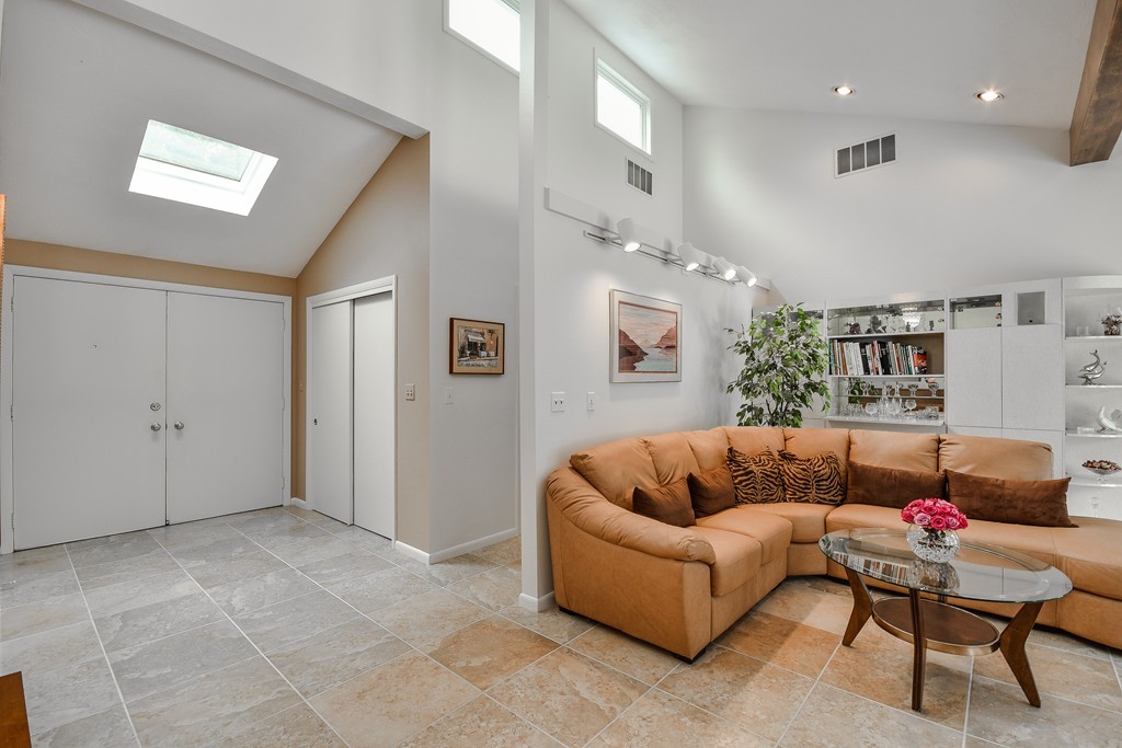 28 Parker Road Framingham, MA 01702 - Photo 6 of 22 Gallery Image 6