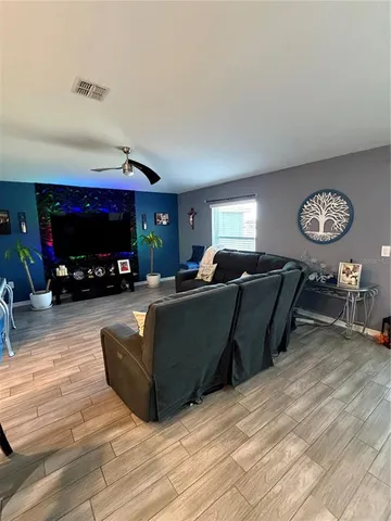 $2,250 | 815 Ofanto Way, Haines City, FL 33844