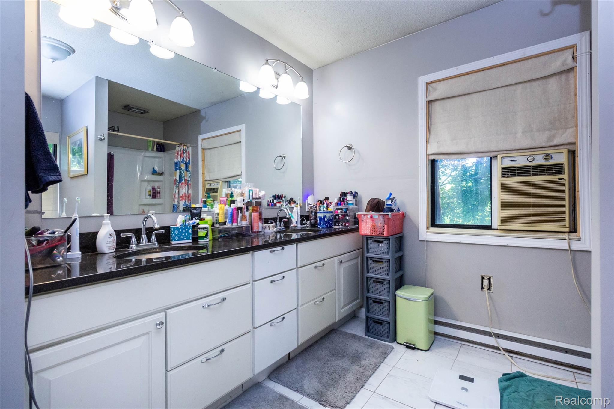 9405 Spicer Road Brighton, MI 48116 - Photo 22 of 49 interior (18).jpg