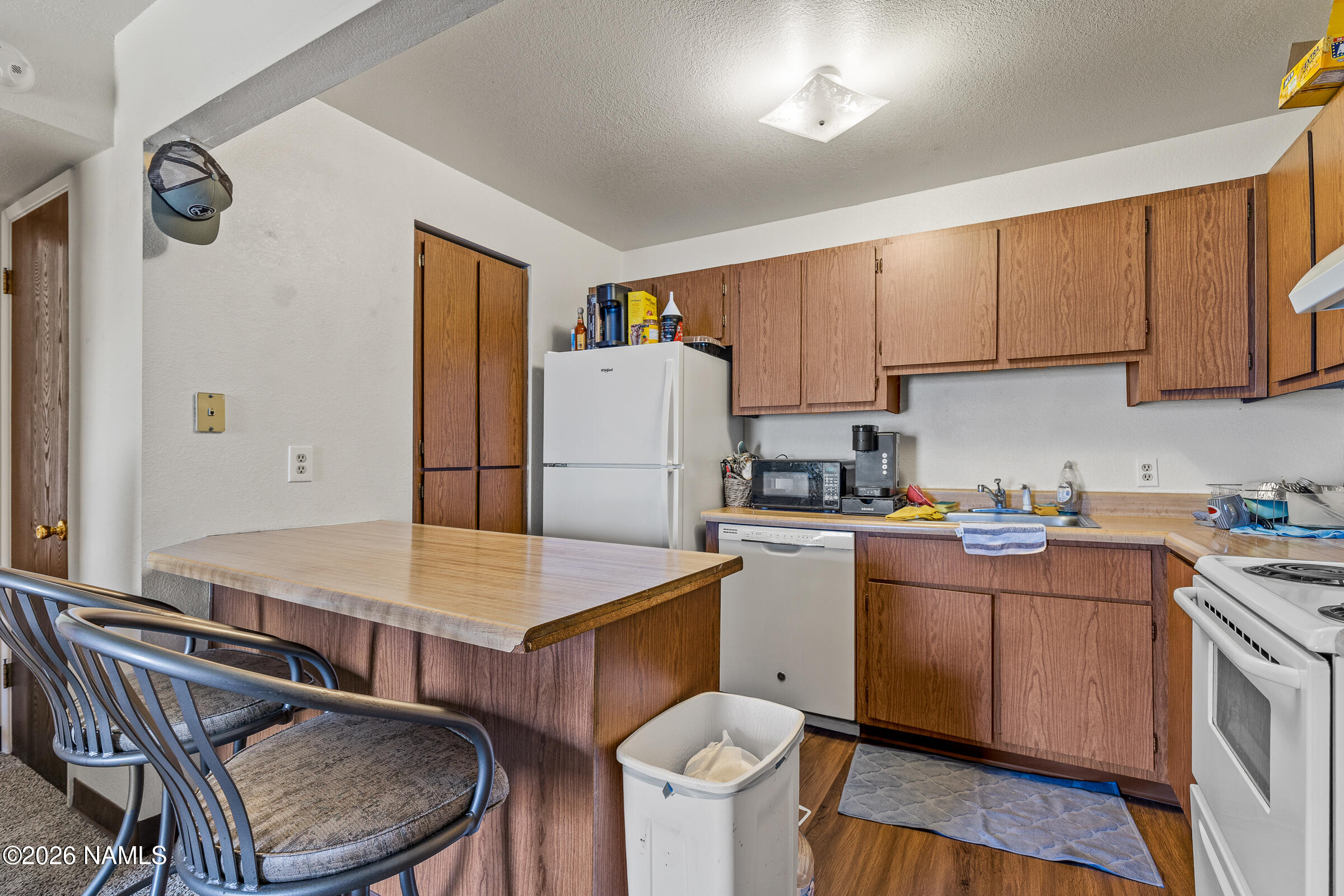 1200 South Riordan Ranch Street, Unit 62 Flagstaff, AZ 86001 - Photo 3 of 24 Kitchen