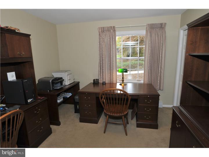 2022 Quarter Mile Road Bethlehem, PA 18015 - Photo 11 of 21 Gallery Image 11
