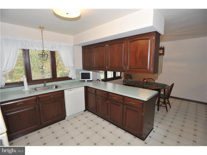 2022 Quarter Mile Road Bethlehem, PA 18015 - Photo 6 of 21 Gallery Image 6