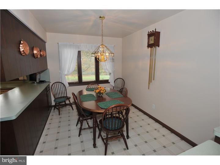 2022 Quarter Mile Road Bethlehem, PA 18015 - Photo 8 of 21 Gallery Image 8