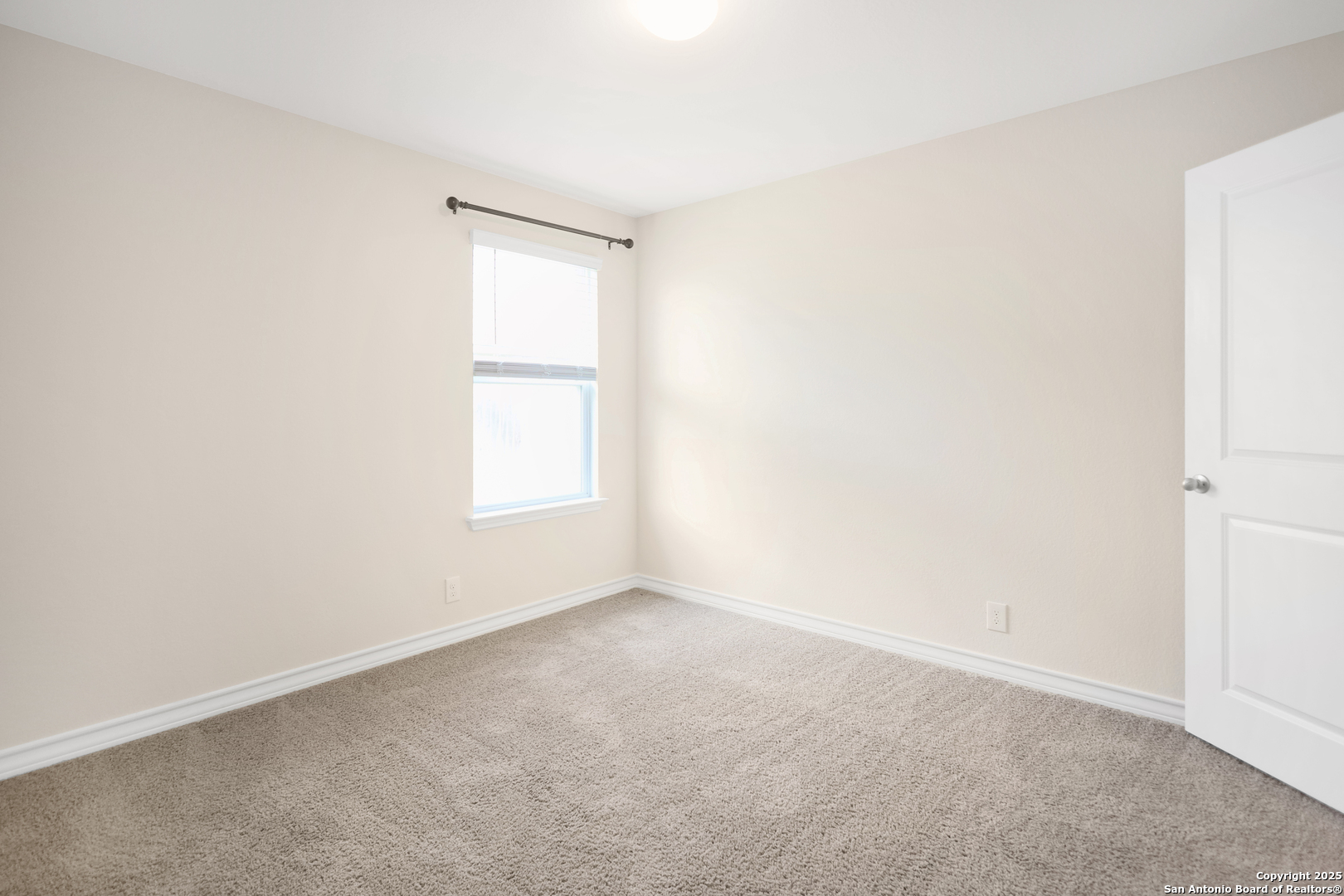 22110 Backspin San Antonio, TX 78261 - Photo 11 of 34