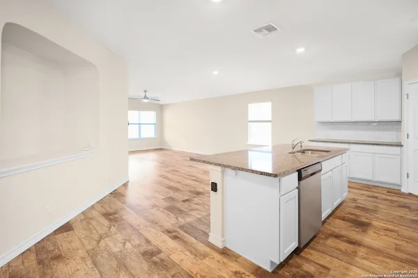 $2,345 | 22110 Backspin, San Antonio, TX 78261
