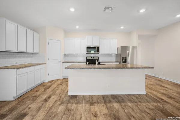 $2,345 | 22110 Backspin, San Antonio, TX 78261