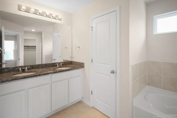 $2,345 | 22110 Backspin, San Antonio, TX 78261