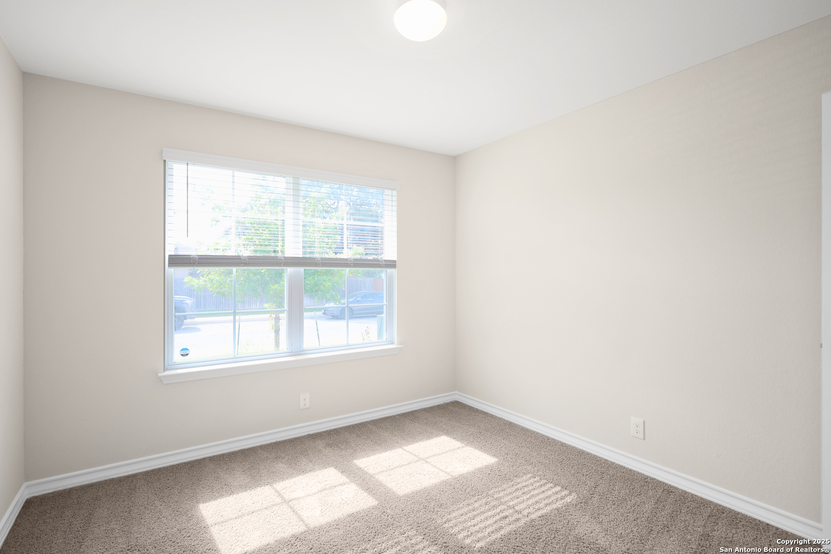22110 Backspin San Antonio, TX 78261 - Photo 7 of 34