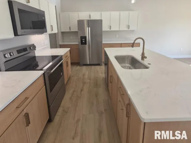 $431,500 | 3802 Sugar Loaf Drive, Springfield, IL 62711