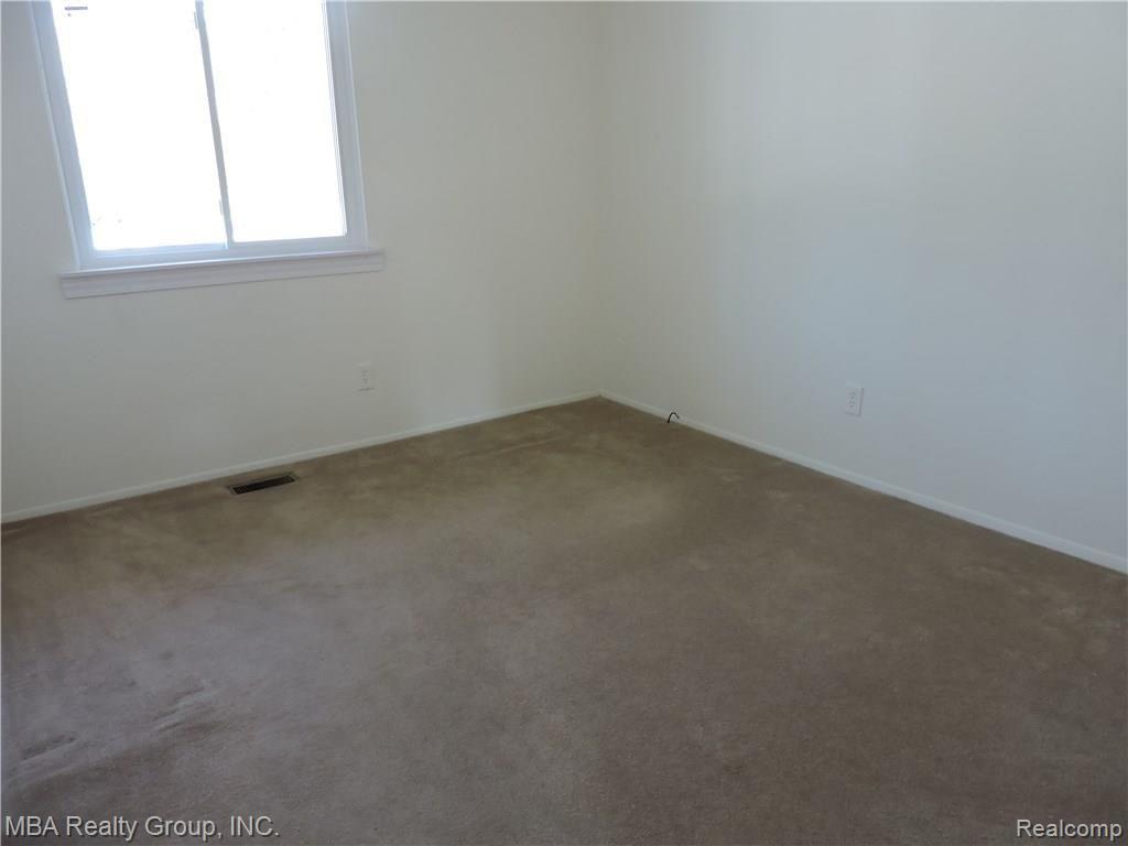 8179 Ferry Road Grosse Ile, MI 48138 - Photo 17 of 18 DSCN2668.JPG