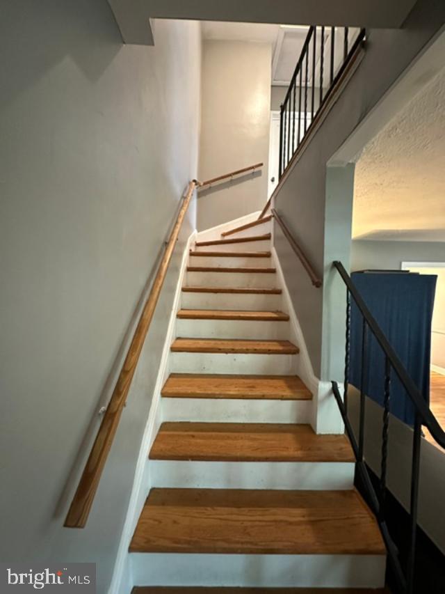 1619 Inverness Avenue Baltimore, MD 21230 - Photo 12 of 30 a view of entryway