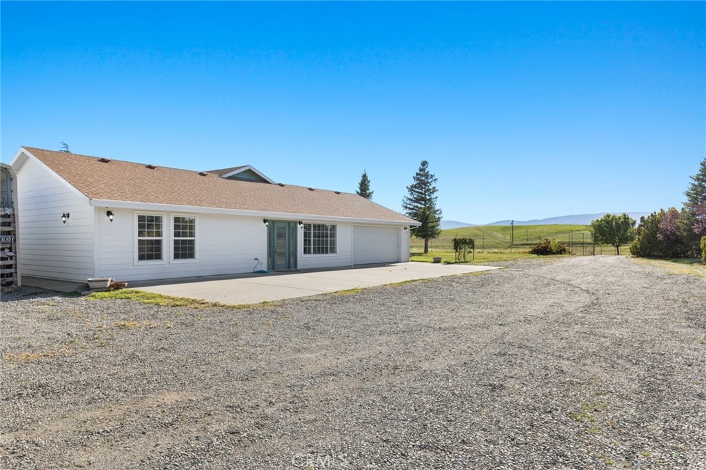 5650 Janine Way Corning, CA 96021 - Photo 3 of 66