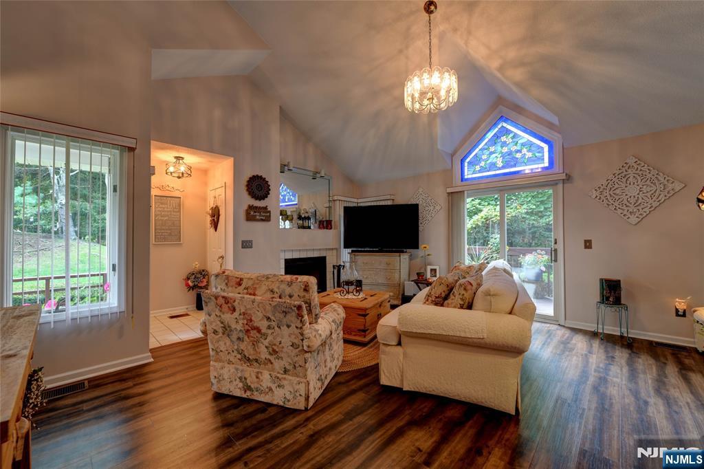 39 Ridgeview Terrace Oak Ridge, NJ 07438 - Photo 9 of 40 Gallery Image 9