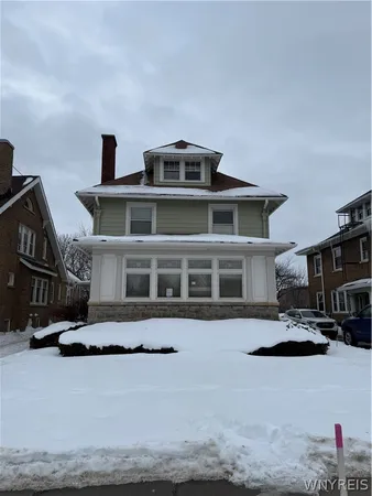 $3,400 | 91 Humboldt Parkway, Buffalo, NY 14214