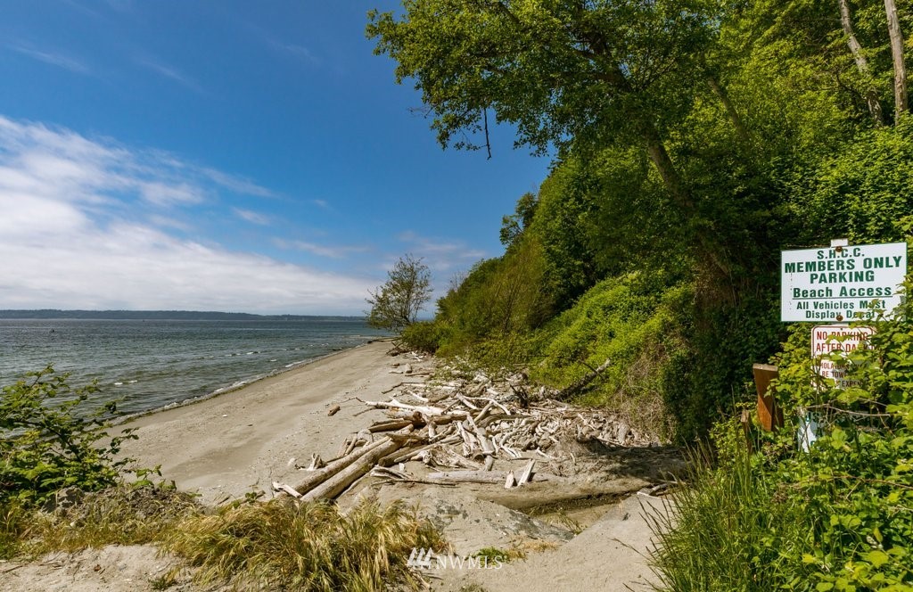 3769 Periwinkle Road Clinton, WA 98236 - Photo 25 of 29 a view of beach and ocean