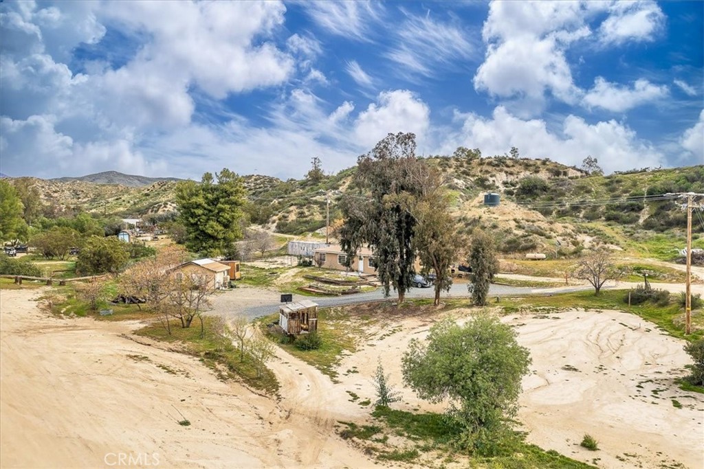 44000 Sandstone Road Aguanga, CA 92536 - Photo 27 of 31 a view of a yard with mountains