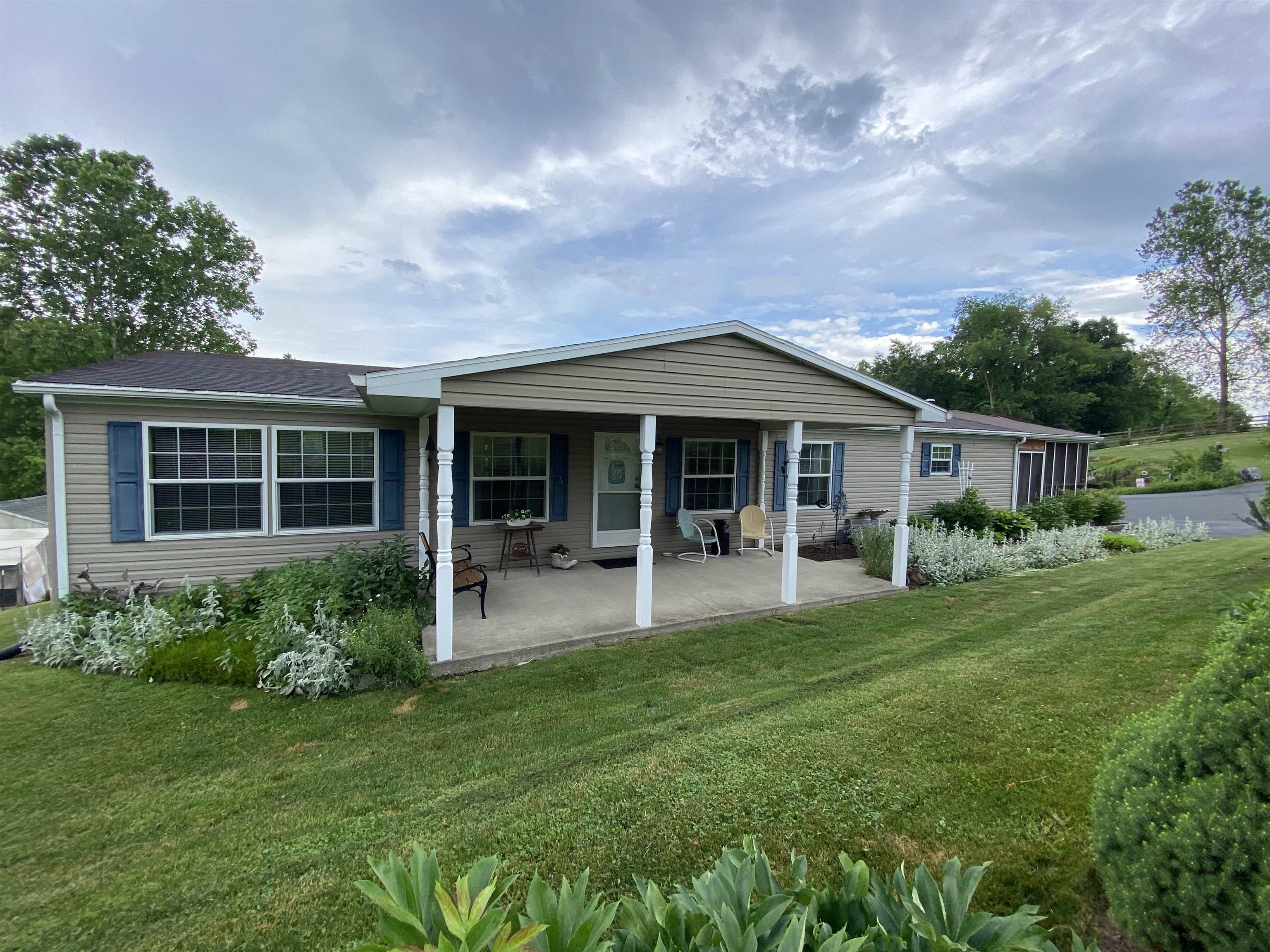 307 Hotchkiss Road Churchville, VA 24421 - Photo 1 of 37 Gallery Image 1