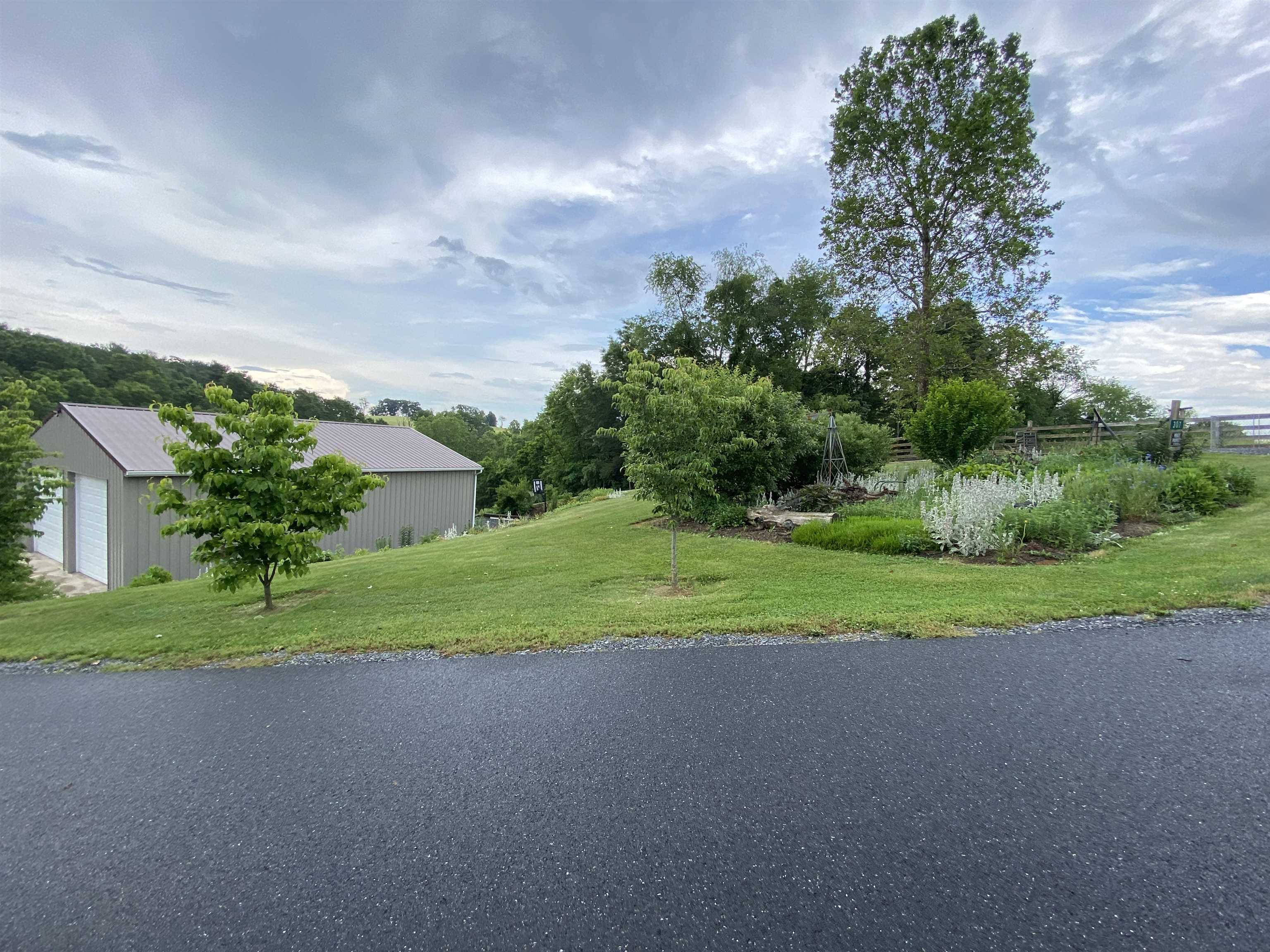 307 Hotchkiss Road Churchville, VA 24421 - Photo 17 of 37 Gallery Image 17