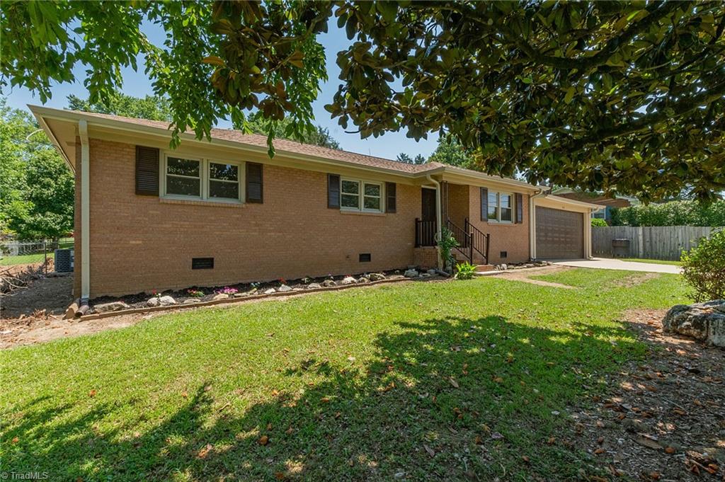 414 Heitman Road Thomasville, NC 27360 - Photo 2 of 23 Gallery Image 2