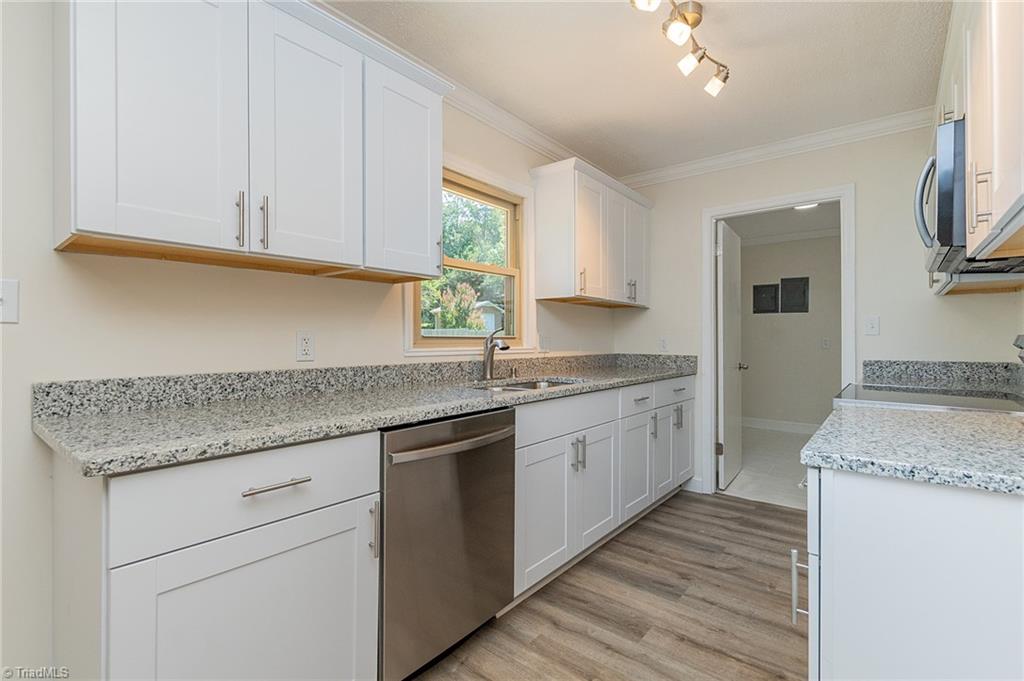 414 Heitman Road Thomasville, NC 27360 - Photo 8 of 23 Gallery Image 8